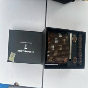 TIE SET 1AU