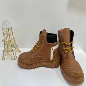 Albert boot